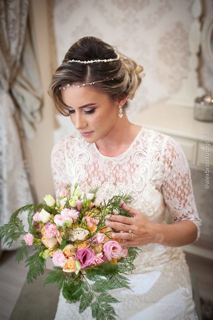 Editorial: Casamarela / L'ellit Coiffeur